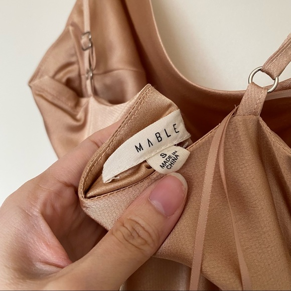 CHAMPAGNE SLIP DRESS - Like new - Picture 4 of 6